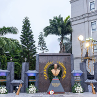  President Mahama unveils cenotaph for Omane Boamah, one year after helicopter crash